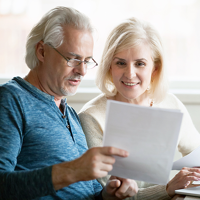 Couple reading CCTA scan preparation